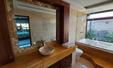 Vía a La Costa, Renta de Hermosa Casa con Acabados de Lujos y Piscina 4 Dorm.