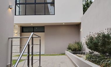 ESTRENA LUJOSA RESIDENCIA