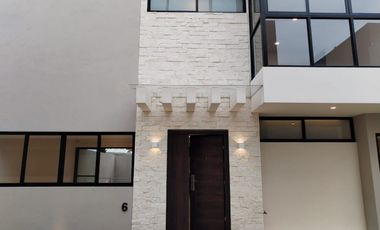ESTRENA LUJOSA RESIDENCIA