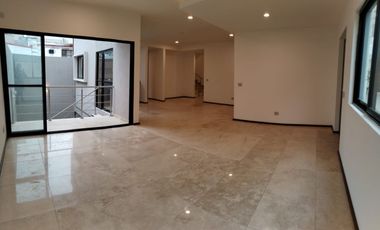 ESTRENA LUJOSA RESIDENCIA