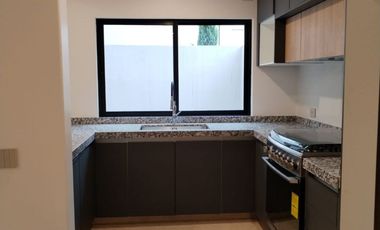 ESTRENA LUJOSA RESIDENCIA