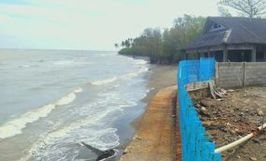BEACH FRONT HOUSE AND LOT FOR SALE IN SIATON ID 14863