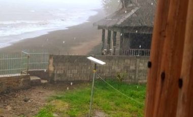 BEACH FRONT HOUSE AND LOT FOR SALE IN SIATON ID 14863
