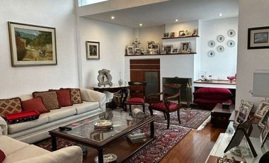 BONITA, MODERNA CASA DE DOS PLANTAS TOTALMENTE REMODELADA EN CASUARINAS BAJA