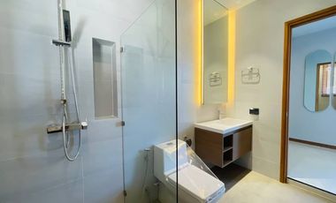 Newly built house for sale Modern style, elegantly decorated, with private swimming pool, Hang Dong, Chiang Mai.