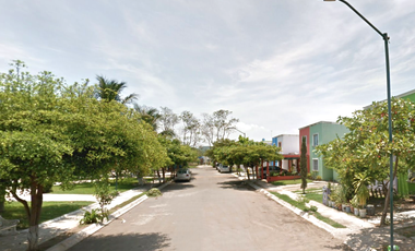 Casa en venta en Fraccionamiento Sol del Pacífico, Manzanillo, Colima en calle de Bahía de La Paz # 215