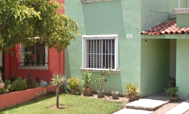 Casa en venta en Fraccionamiento Sol del Pacífico, Manzanillo, Colima en calle de Bahía de La Paz # 215