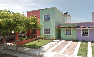Casa en venta en Fraccionamiento Sol del Pacífico, Manzanillo, Colima en calle de Bahía de La Paz # 215