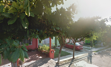 Casa en venta en Fraccionamiento Sol del Pacífico, Manzanillo, Colima en calle de Bahía de La Paz # 215