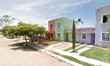 Casa en venta en Fraccionamiento Sol del Pacífico, Manzanillo, Colima en calle de Bahía de La Paz # 215