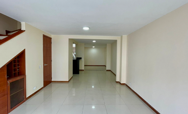 Excepcional casa remodelada de 135 en Belmonte Conjunto Cerrado con piscina. Pereira - Colombia.