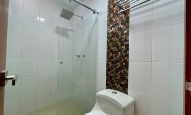 Excepcional casa remodelada de 135 en Belmonte Conjunto Cerrado con piscina. Pereira - Colombia.