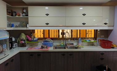 FOR SALE 6 BEDROOM HOUSE AND LOT IN LIPA CITY