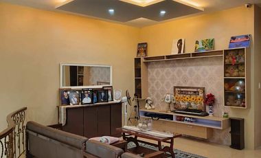FOR SALE 6 BEDROOM HOUSE AND LOT IN LIPA CITY