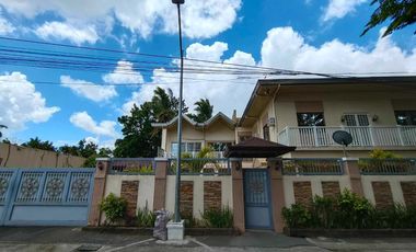 FOR SALE 6 BEDROOM HOUSE AND LOT IN LIPA CITY
