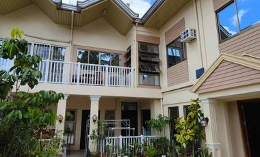 FOR SALE 6 BEDROOM HOUSE AND LOT IN LIPA CITY