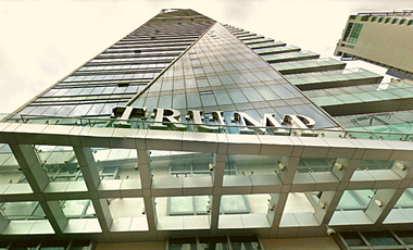 1BR Condo unit for Sale in Trump Tower, Makati