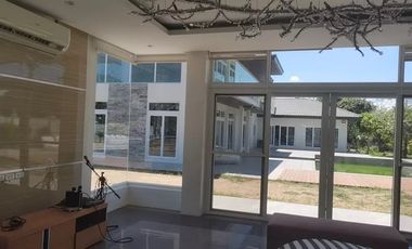 Modern House with Pool For Sale in Basista Pangasisnan