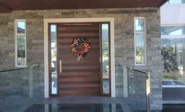 Modern House with Pool For Sale in Basista Pangasisnan