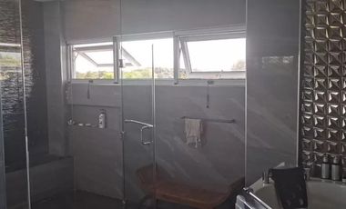 Modern House with Pool For Sale in Basista Pangasisnan