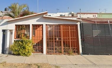 Casa en venta con gran plusvalía de remate dentro de Parque Cimatario 1621, El Garambullo, Santiago de Querétaro, Querétaro, México