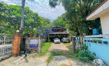 Single house, Nong Hin Romyen community, opposite Udon Thani airport.