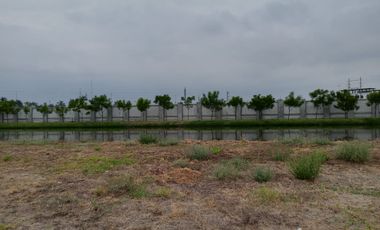 Terreno de venta en la Urbanización Aires del Batán, Samborondón 720 m2,  al Lago.