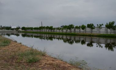 Terreno de venta en la Urbanización Aires del Batán, Samborondón 720 m2,  al Lago.