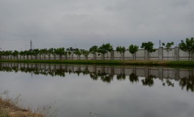 Terreno de venta en la Urbanización Aires del Batán, Samborondón 720 m2,  al Lago.