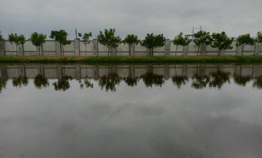 Terreno de venta en la Urbanización Aires del Batán, Samborondón 720 m2,  al Lago.