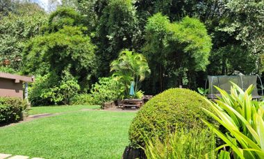 RESIDENCIA CAMPESTRE EN VENTA PARA REMODELAR TRES RECAMARAS CON AMPLIO JARDIN CAMINO ANTIGUO A COATEPEC XALAPA