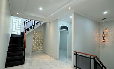 Rumah Baru Mewah Modern Siap Huni Strategis Di Kav DKI Pondok Kelapa Jakarta Timur
