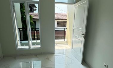 Rumah Baru Mewah Modern Siap Huni Strategis Di Kav DKI Pondok Kelapa Jakarta Timur