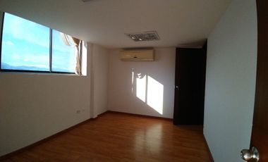 ALQUILER OFICINA EDIFICIO TORRE DE CALI- VERSALLES