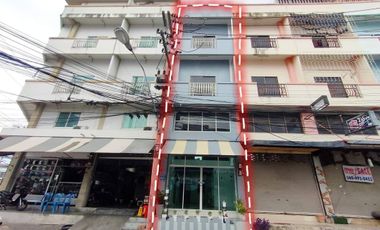 Commercial building for sale Central Pattaya, Soi Siam Country, ready to move in, do business, next to the road.