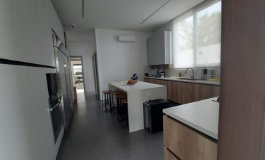 Isla Mocoli, Rento Hermosa Casa de Estreno con Piscina y Vista Al Rio