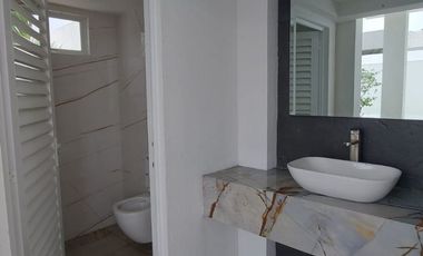 Isla Mocoli, Rento Hermosa Casa de Estreno con Piscina y Vista Al Rio