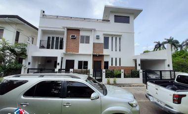 for sale house and lot with 6 bedroom plus 2 parking near ateneo school cebu