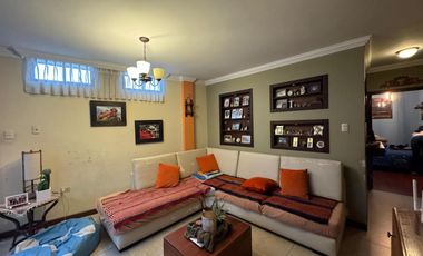 Casa en venta en la Cdla. Zamora