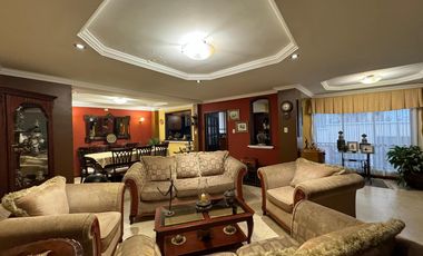 Casa en venta en la Cdla. Zamora