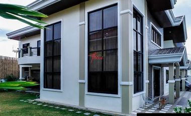 5 BEDROOMS HOUSE AT PARANAQUE FOR SALE