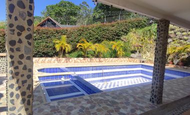 VENDO ✴️Espectacular Finca en exclusivo sector veredal de Copacabana - Vereda la veta