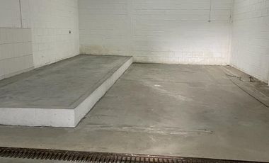 rento bodega, con oficina