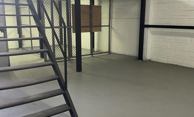 rento bodega, con oficina