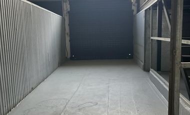 rento bodega, con oficina