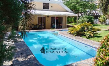 - S O L D !! -     FULLY FURNISHED 3 BEDROOM HOME WITH SWIMMING POOL