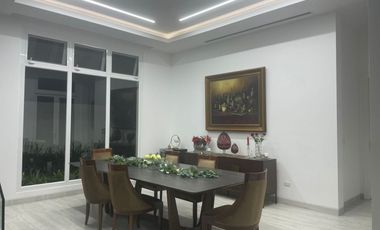 Samborondon, Venta de Hermosa Casa 4 Dorm con Piscina y Vista Al Lago