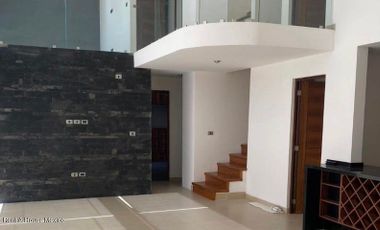 Penthouse de 3 recamaras + roof garden privado en venta en Juriquilla