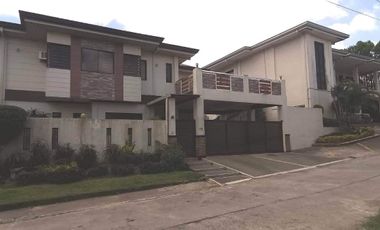 Tagaytay House with restaurant for sale