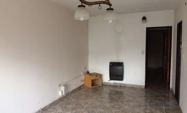 CASA PH 2 AMBIENTES AL FRENTE